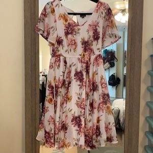 Torrid floral flowy dress